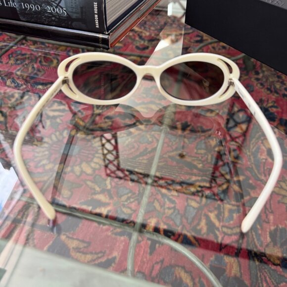 Chanel White Oval Sunglasses w Case, Wipe & Box NEW lenses - Picture 13 of 13